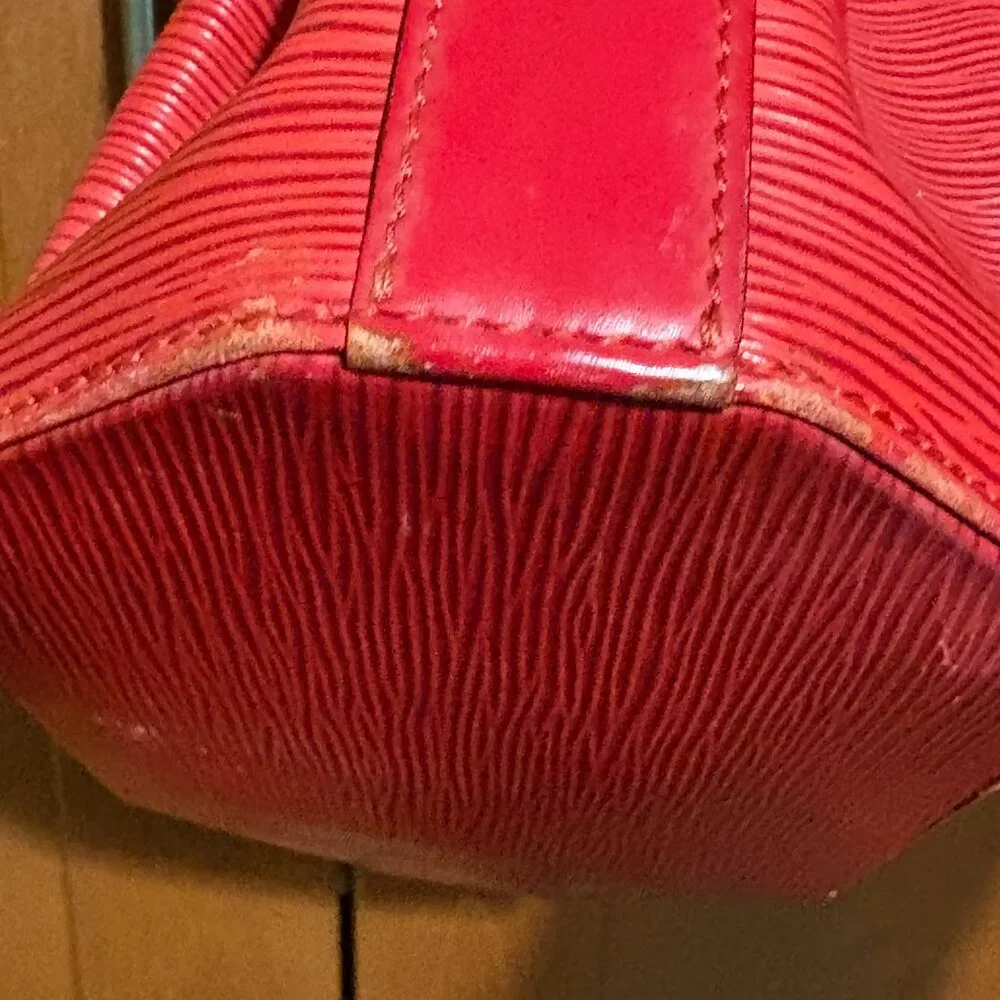 LOUIS VUITTON Epi Sac Depaule GM Shoulder Bag Red M80207 LV Auth 131025 - Picture 13 of 16